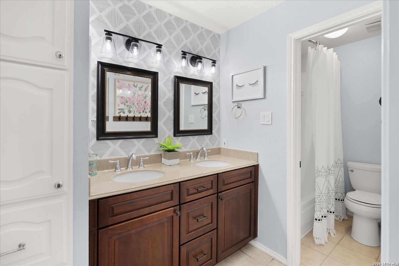 421 Skyforest Drive Hollywood Park TX 78232