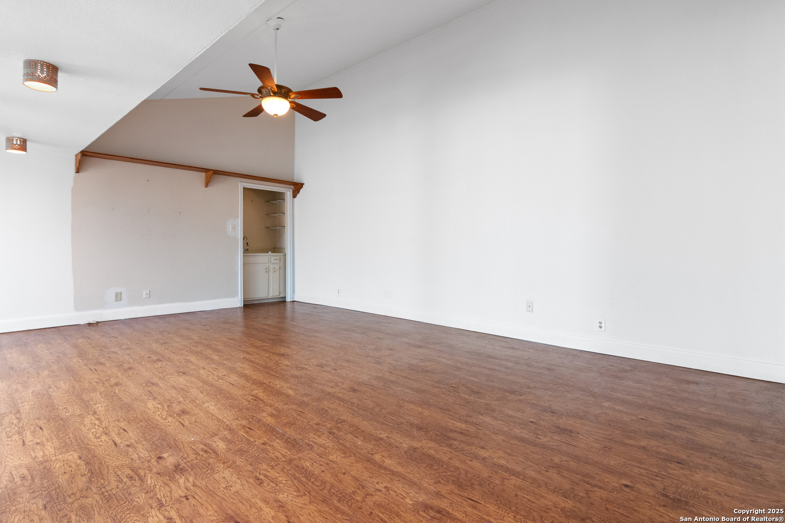 12031 Arms Way Live Oak TX 78233