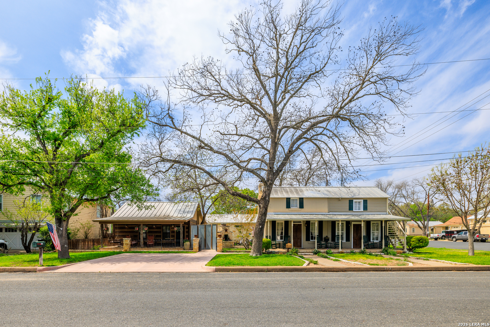 202 S Bowie Street Fredericksburg TX 78624