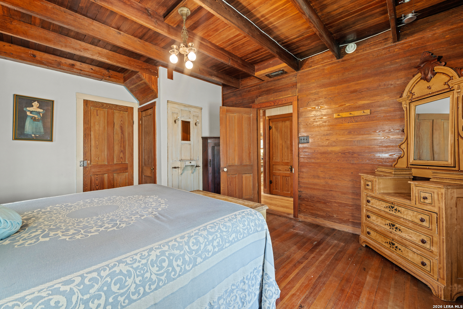 202 S Bowie Street Fredericksburg TX 78624