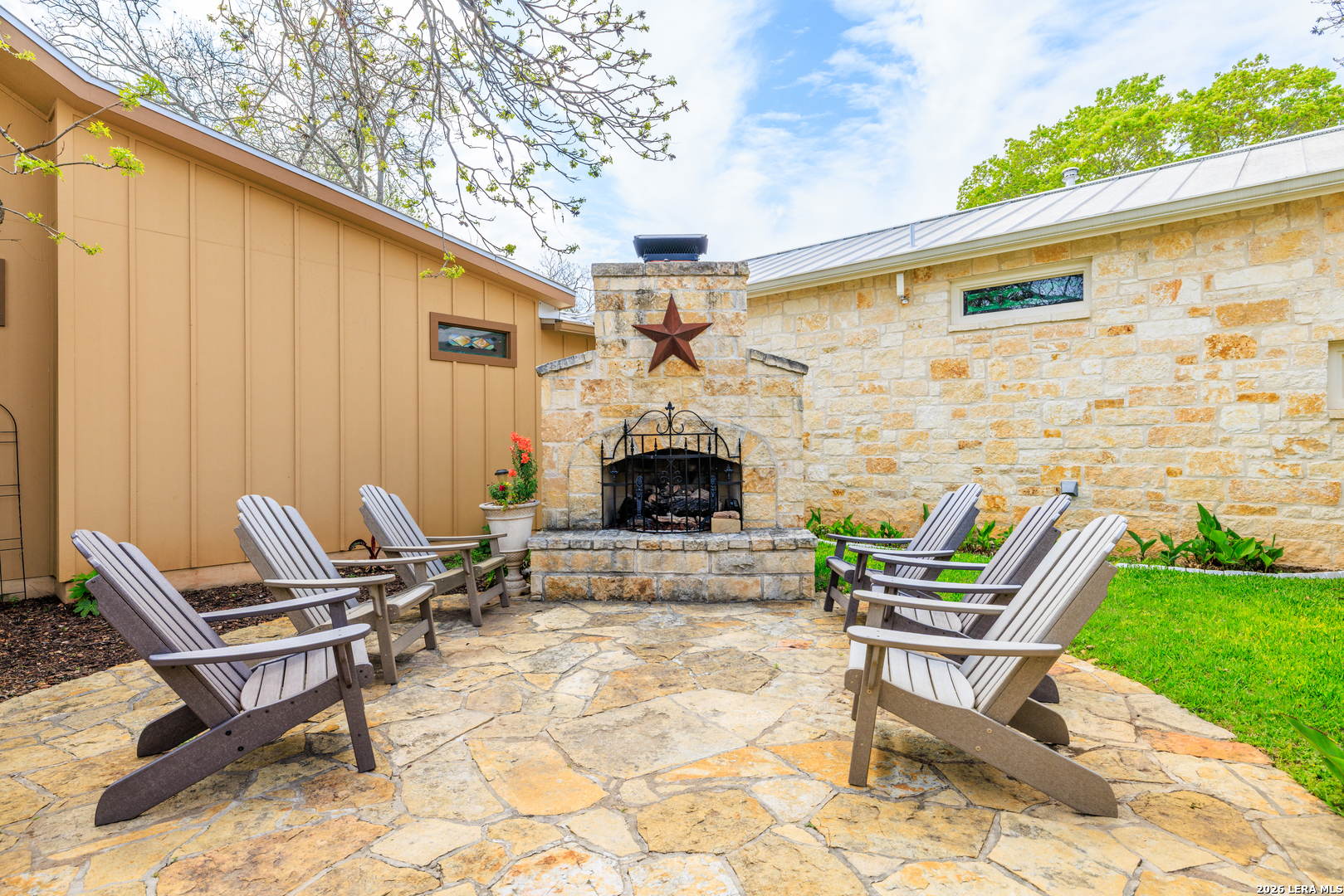 202 S Bowie Street Fredericksburg TX 78624