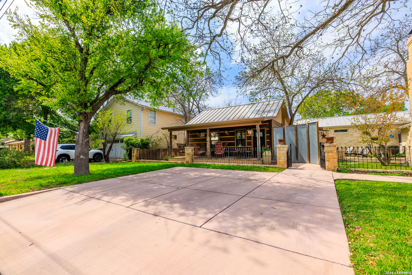 202 S Bowie Street Fredericksburg TX 78624