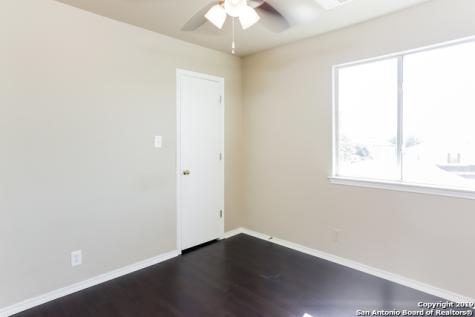 14239 Rosy Finch San Antonio TX 78233