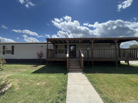 805 N 4th Avenue Crystal City TX 78839