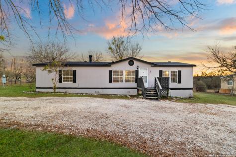 125 County Road 3822 San Antonio TX 78253
