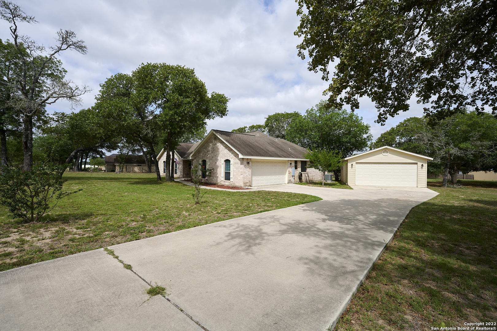 308 Rose Garden Drive La Vernia TX 78121