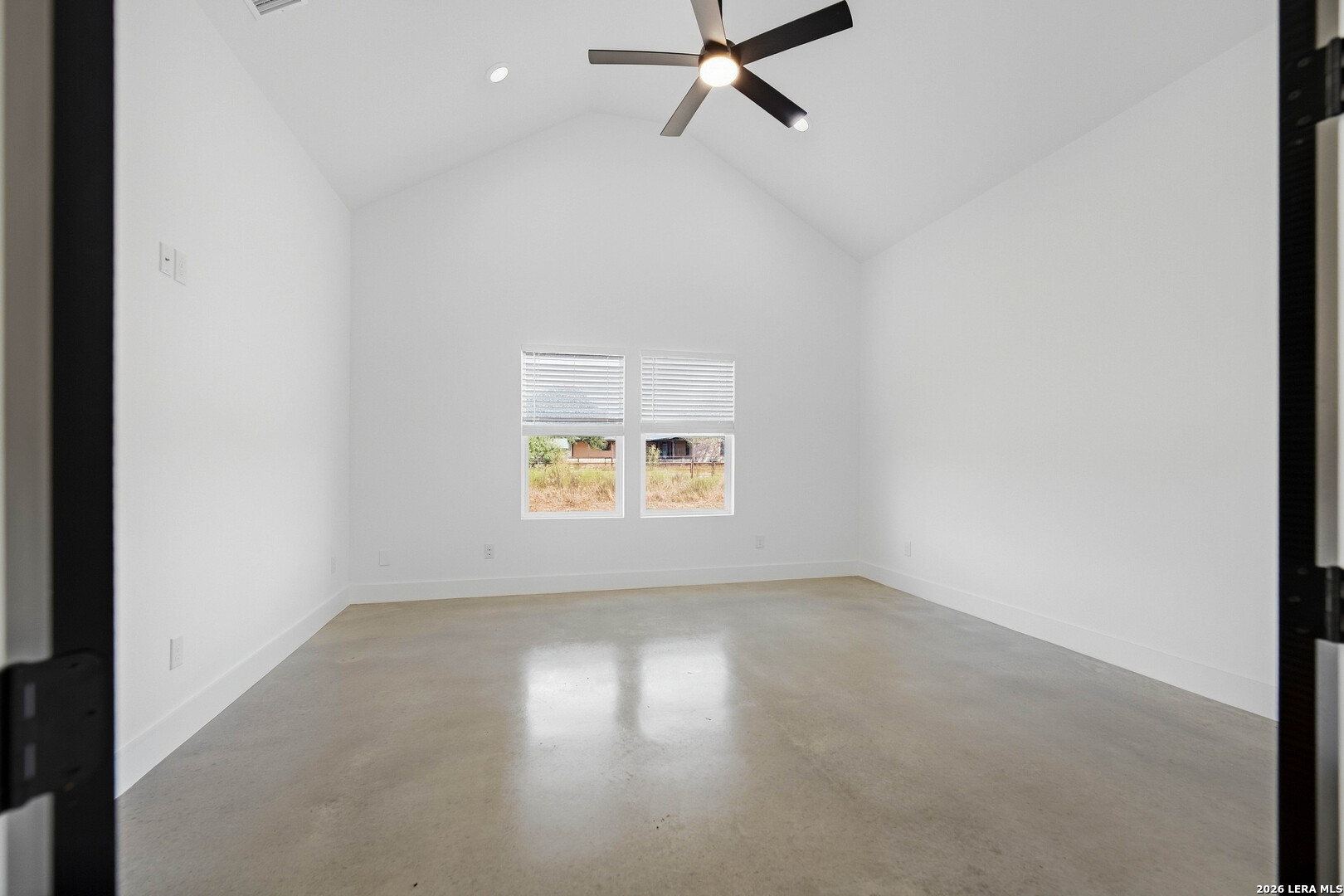 553 County Road 422 Stockdale TX 78160