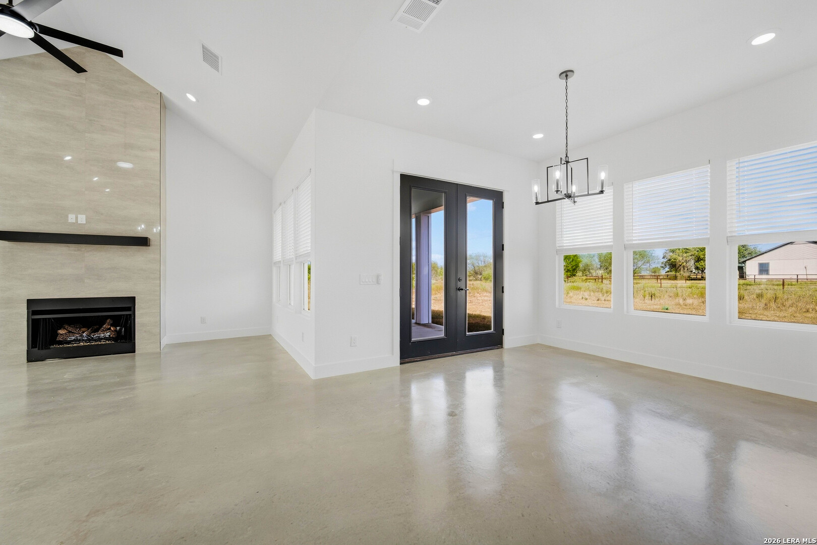 553 County Road 422 Stockdale TX 78160