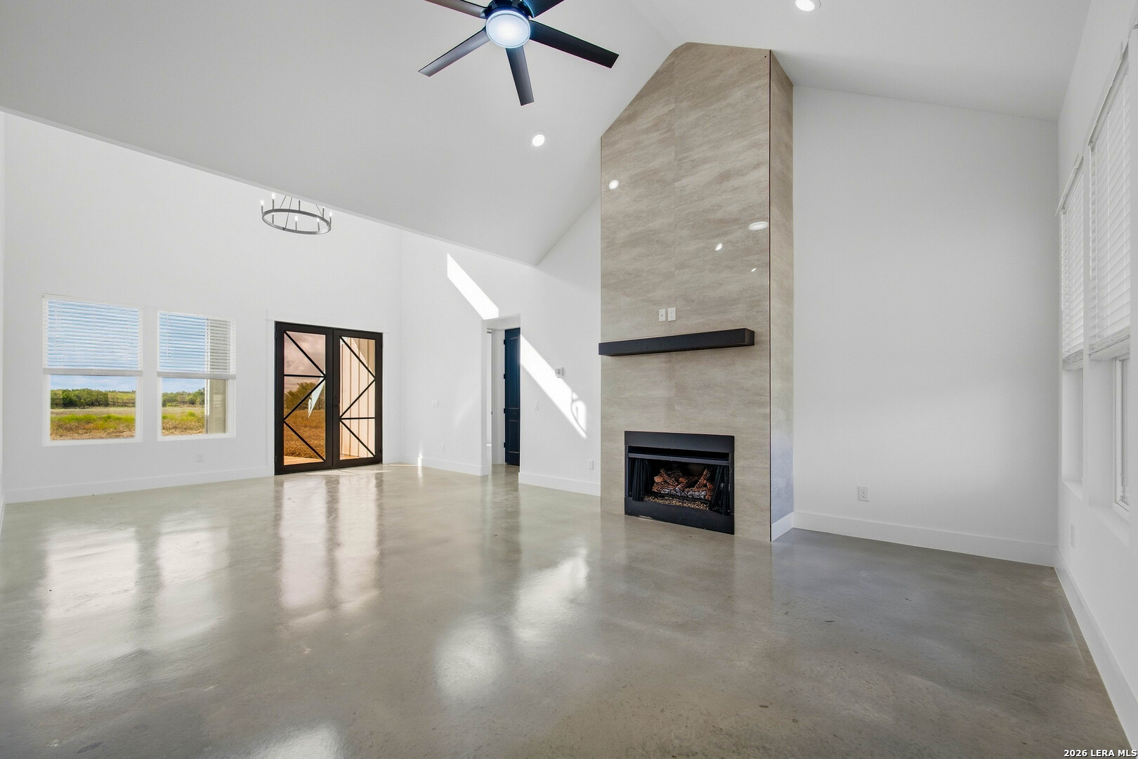 553 County Road 422 Stockdale TX 78160