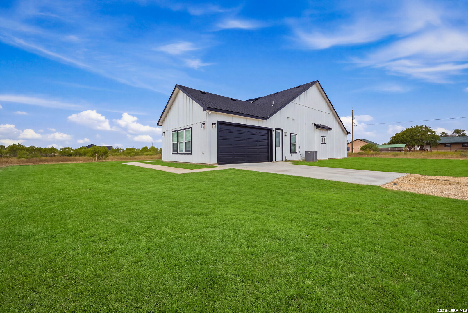 553 County Road 422 Stockdale TX 78160