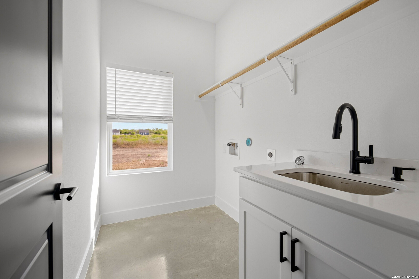 553 County Road 422 Stockdale TX 78160