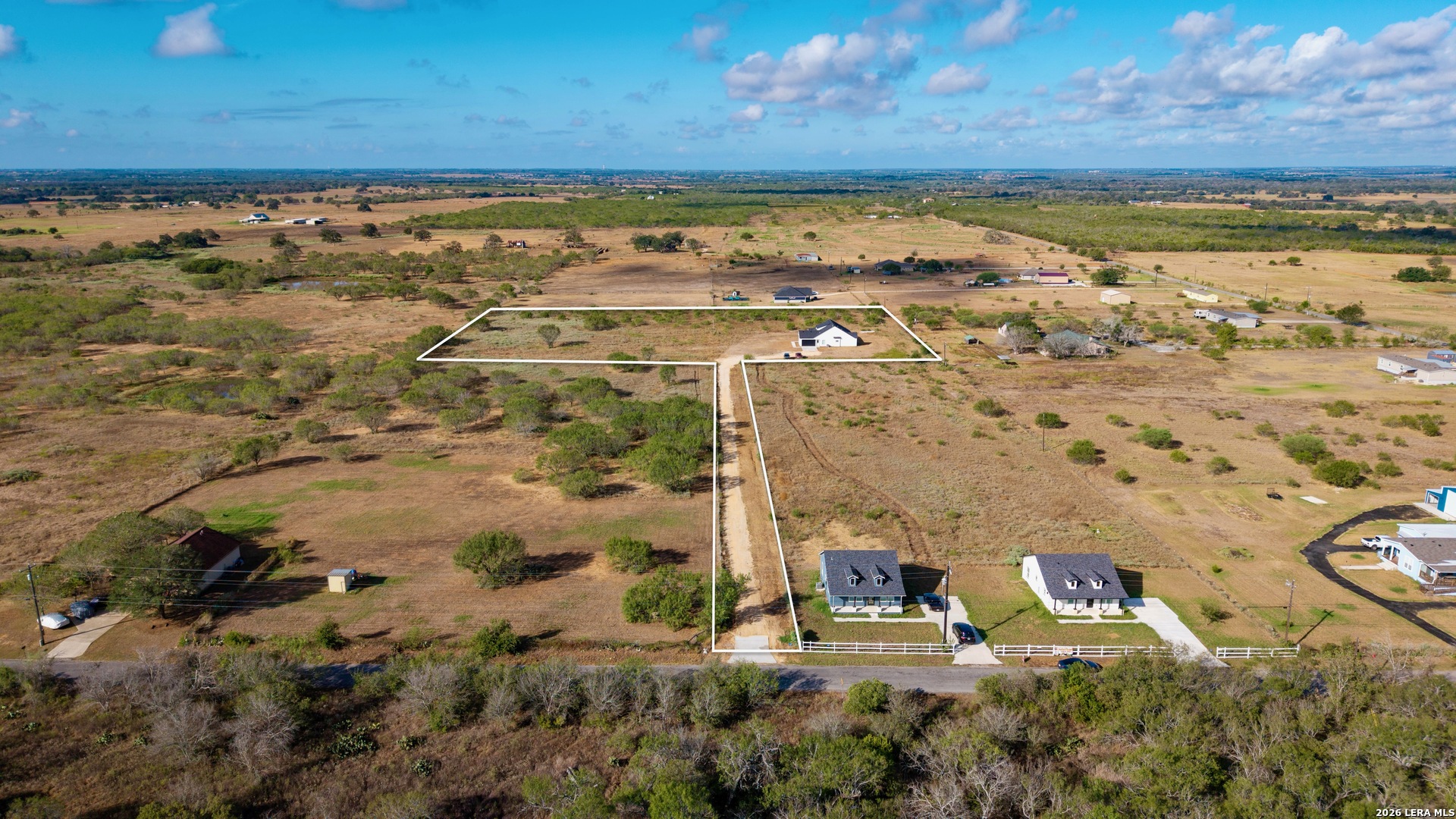 553 County Road 422 Stockdale TX 78160