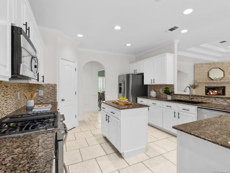 1827 Slumber Pass San Antonio TX 78260