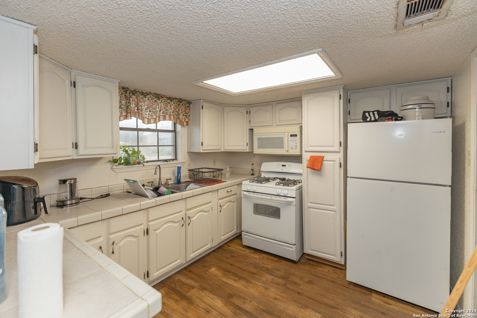 862 Avenue J Poteet TX 78065