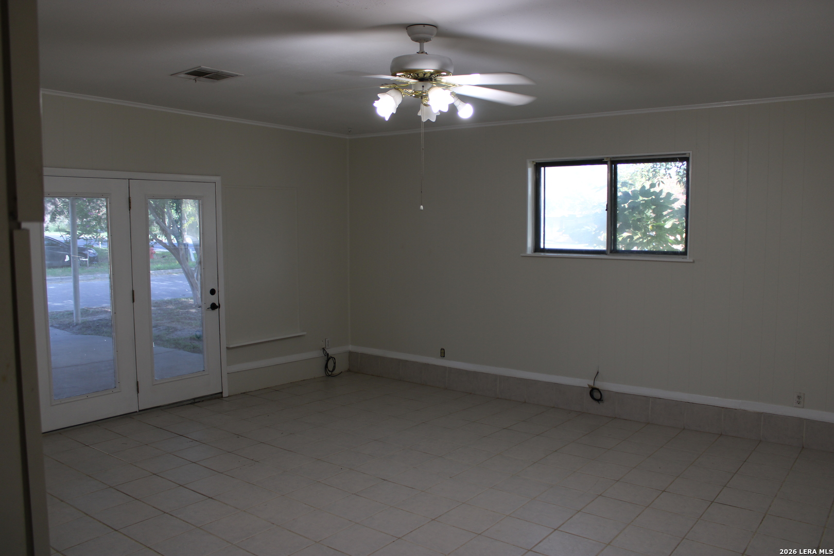 1204 W Goodwin Street Pleasanton TX 78064