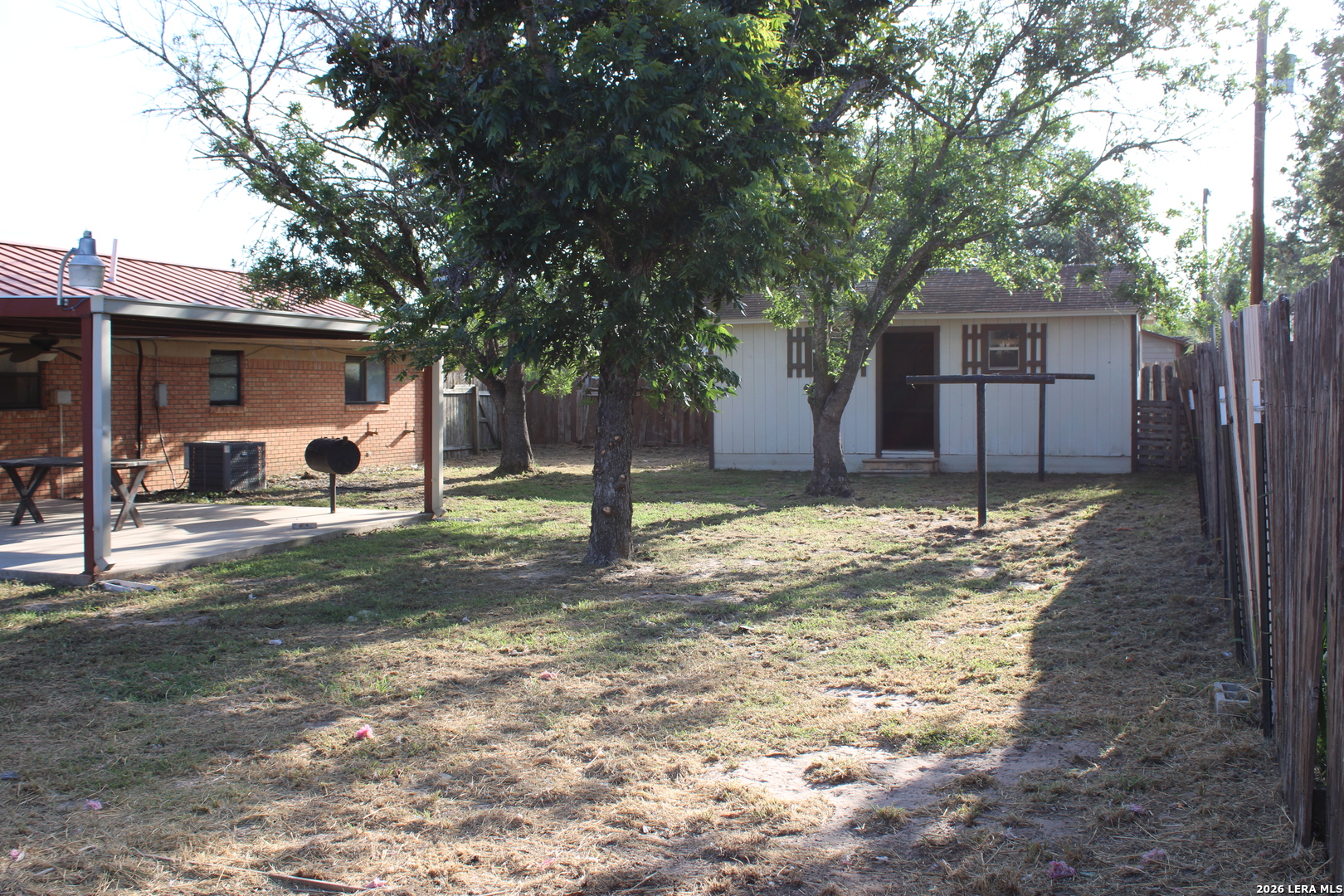 1204 W Goodwin Street Pleasanton TX 78064