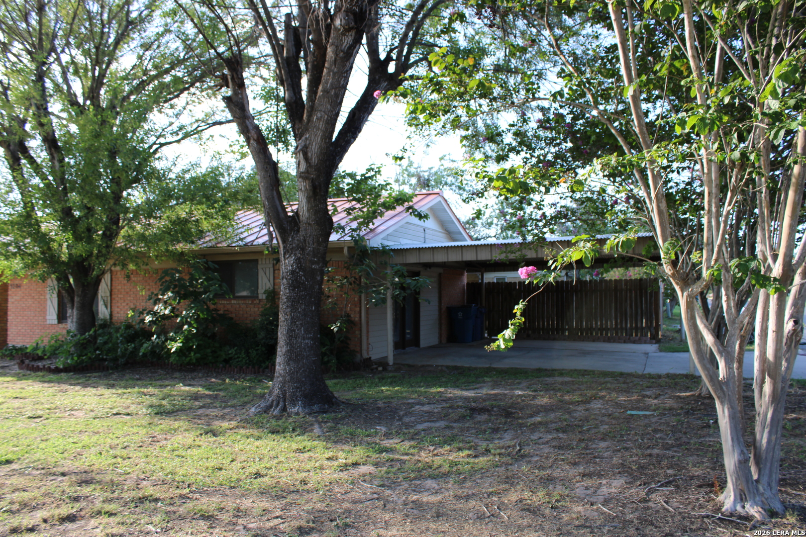 1204 W Goodwin Street Pleasanton TX 78064