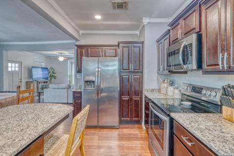 237 W Oak Street Uvalde TX 78801