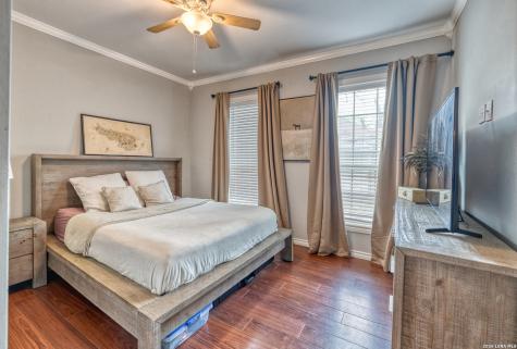237 W Oak Street Uvalde TX 78801
