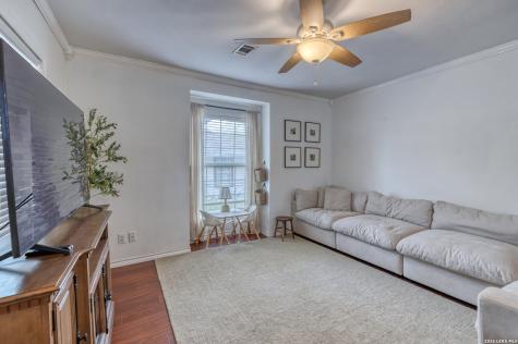 237 W Oak Street Uvalde TX 78801