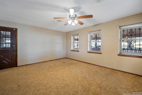 1431 S Sh-123 Karnes City TX 78118
