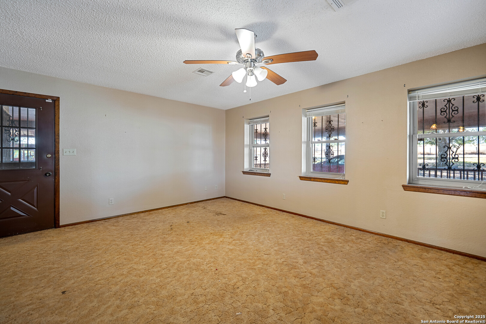 1431 S Sh-123 Karnes City TX 78118