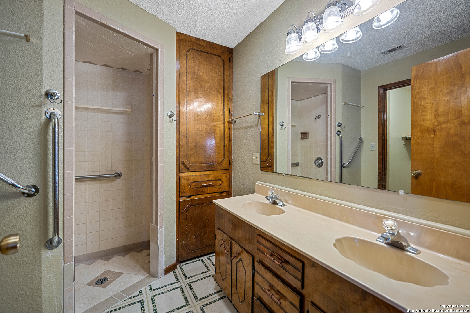 1431 S Sh-123 Karnes City TX 78118
