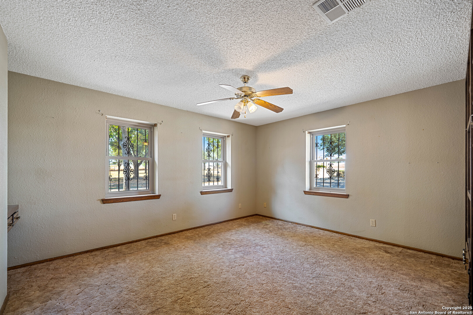 1431 S Sh-123 Karnes City TX 78118