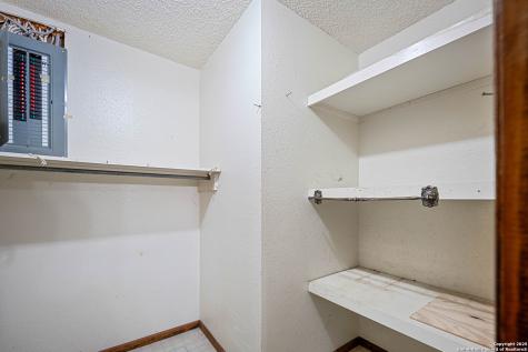 1431 S Sh-123 Karnes City TX 78118