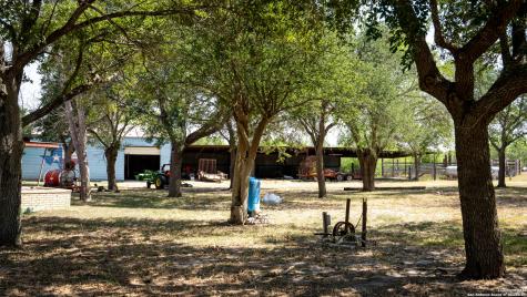 1431 S Sh-123 Karnes City TX 78118
