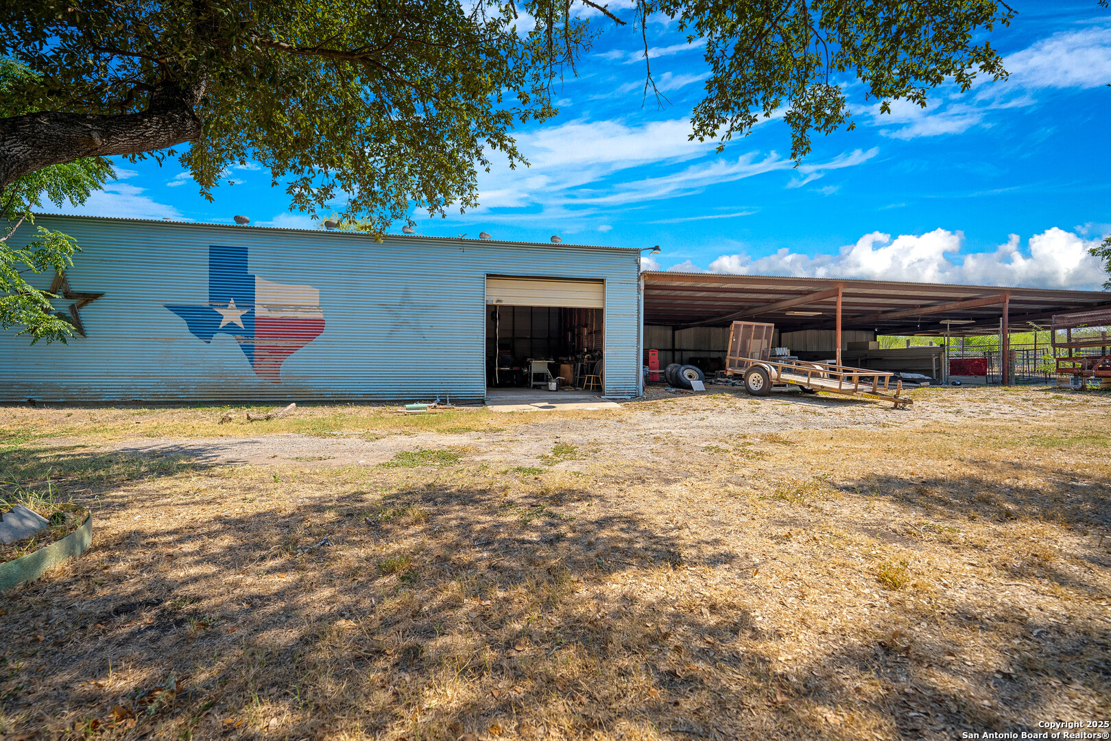 1431 S Sh-123 Karnes City TX 78118