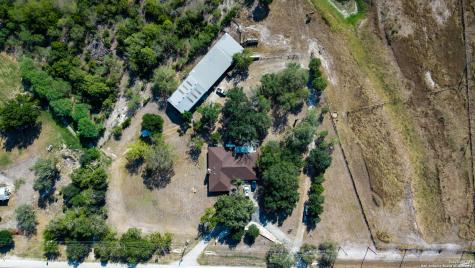 1431 S Sh-123 Karnes City TX 78118