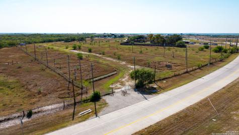 1431 S Sh-123 Karnes City TX 78118