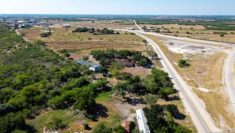 1431 S Sh-123 Karnes City TX 78118