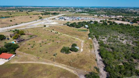 1431 S Sh-123 Karnes City TX 78118