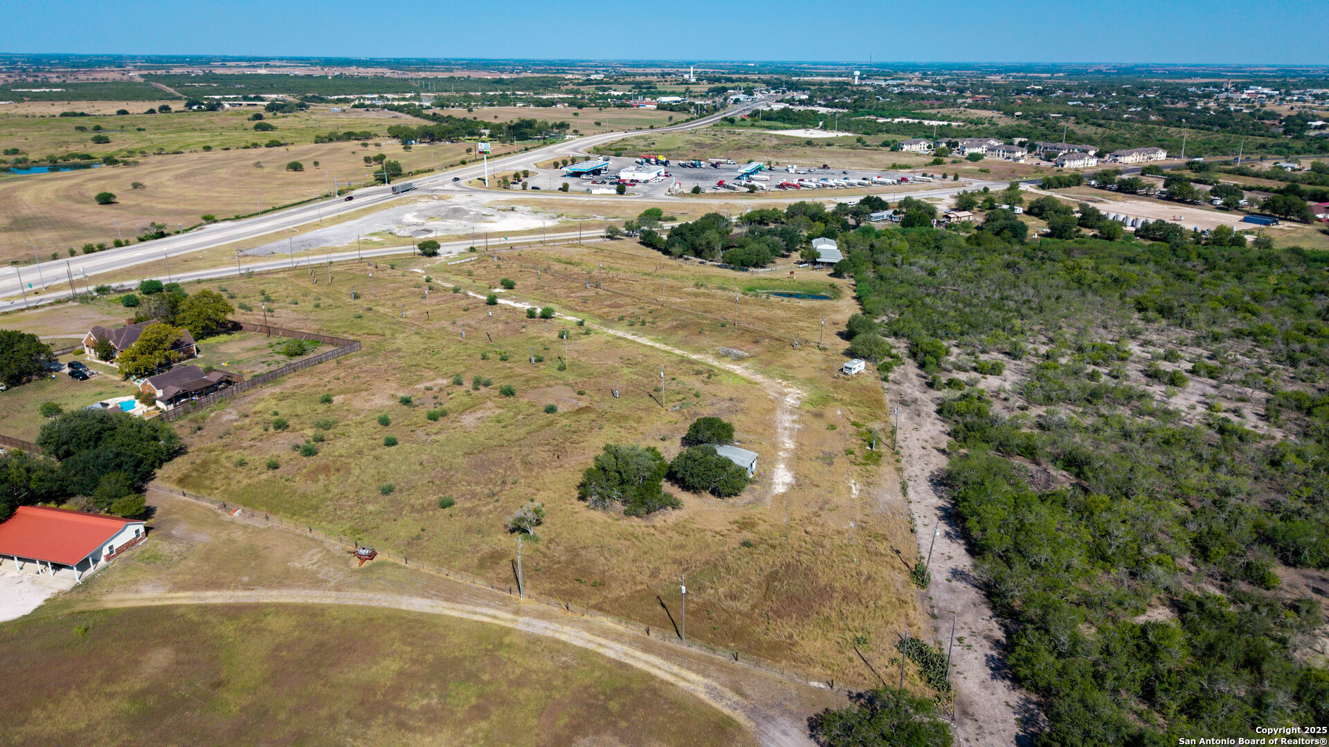 1431 S Sh-123 Karnes City TX 78118