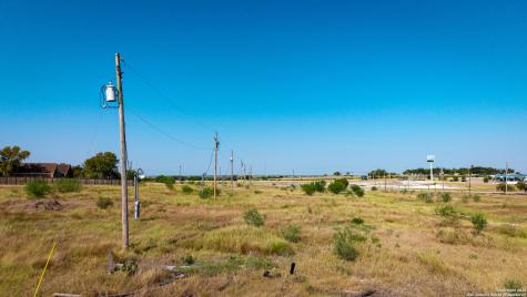 1431 S Sh-123 Karnes City TX 78118