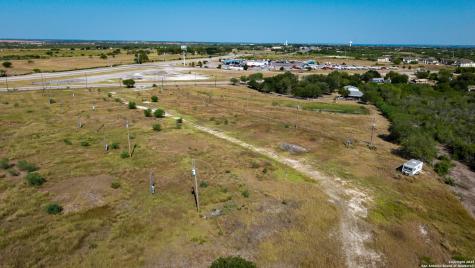 1431 S Sh-123 Karnes City TX 78118