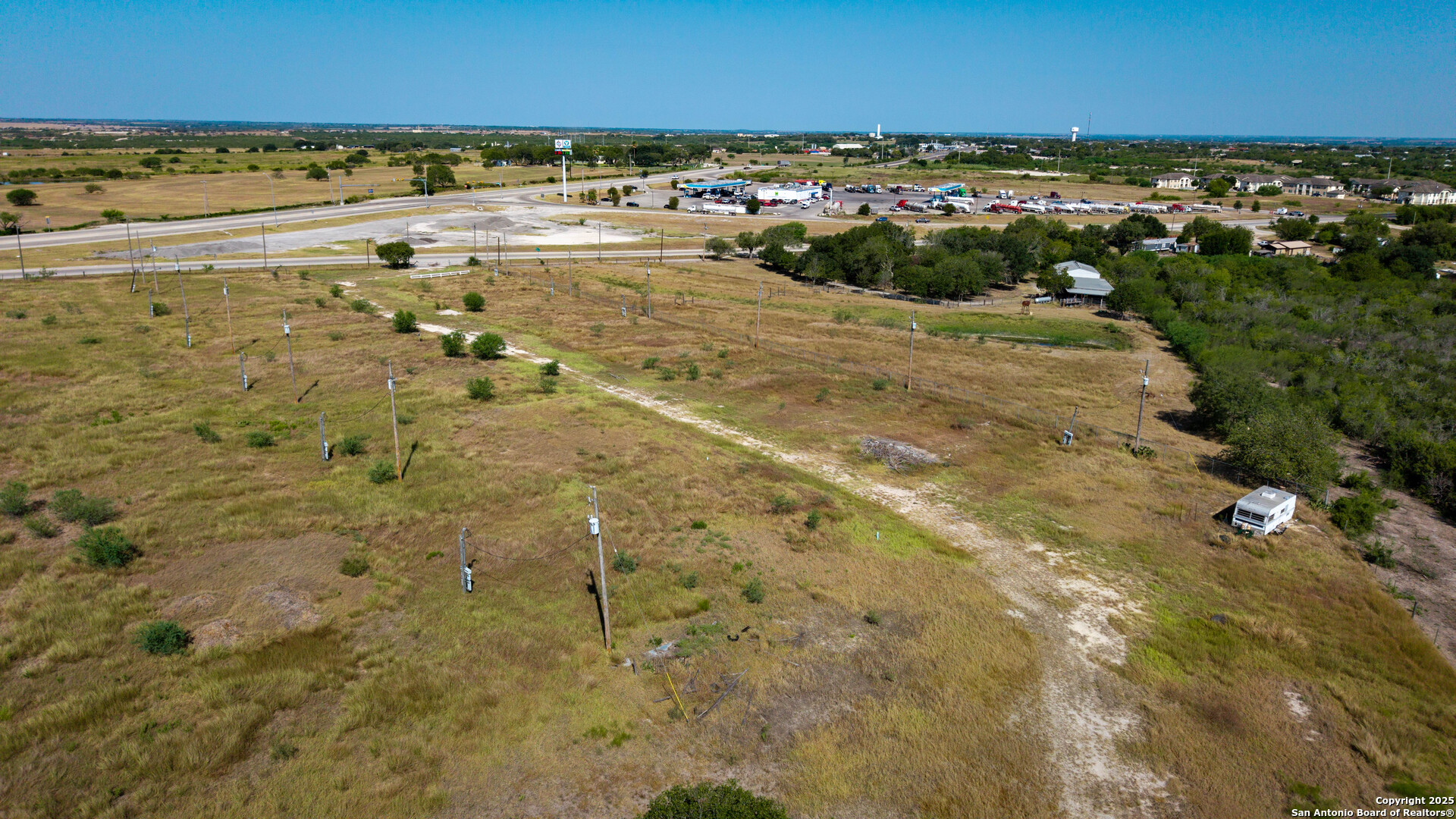 1431 S Sh-123 Karnes City TX 78118