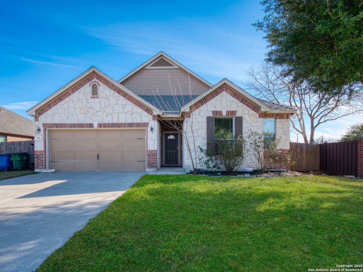 611 Yosemite Trail Taylor TX 76574