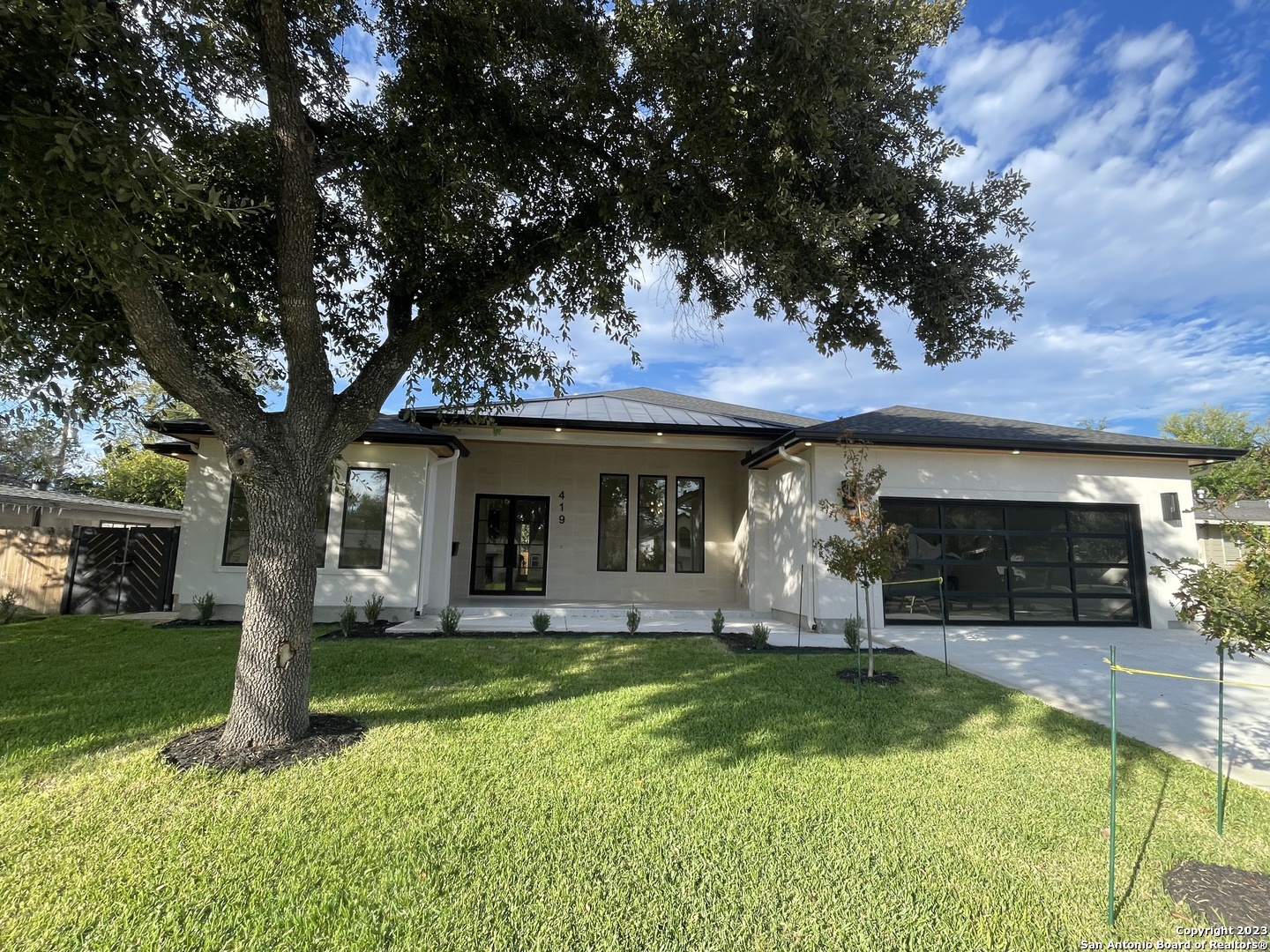 419 Robinhood Place San Antonio TX 78209