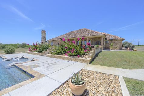 4881 Fm 798 Kenedy TX 78119