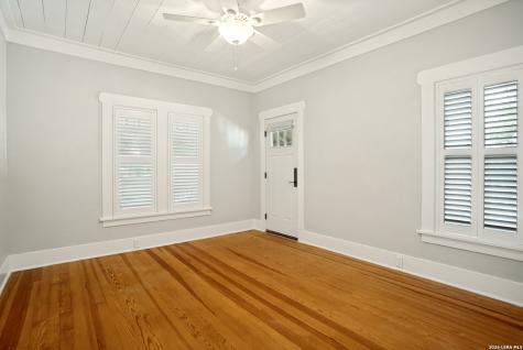 428 Queen Anne Court San Antonio TX 78209