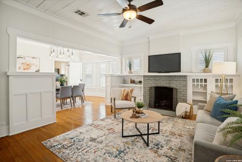 428 Queen Anne Court San Antonio TX 78209