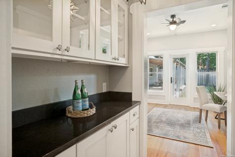 428 Queen Anne Court San Antonio TX 78209