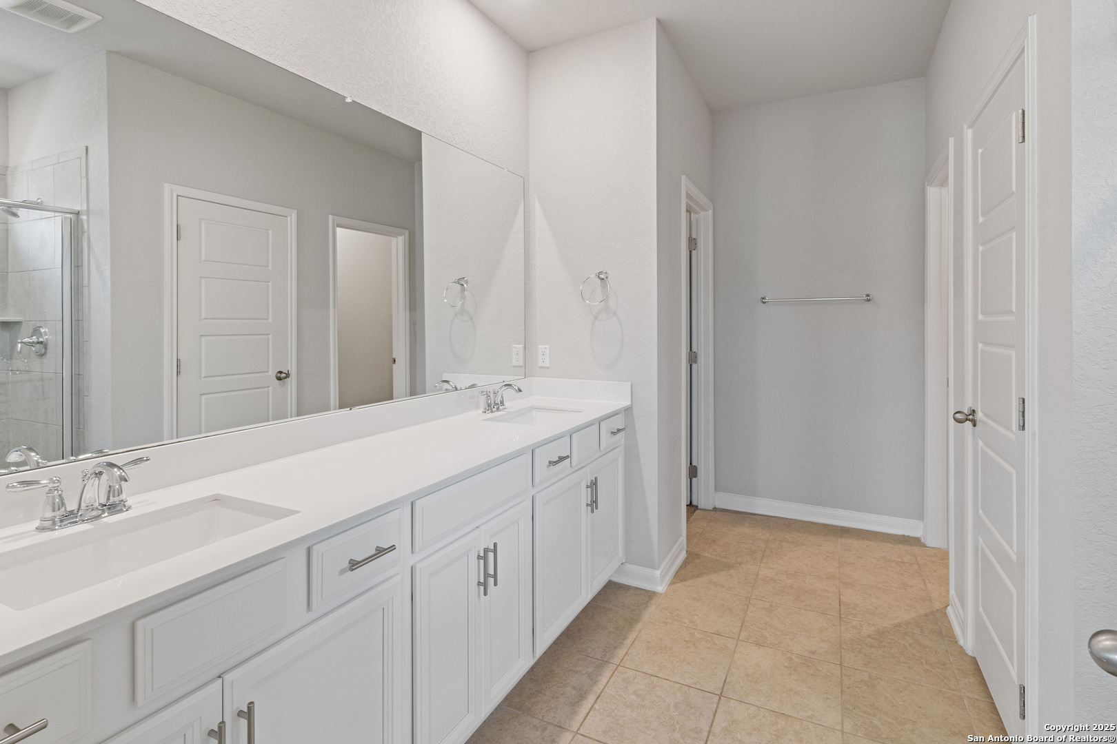 1543 Argon San Antonio TX 78245