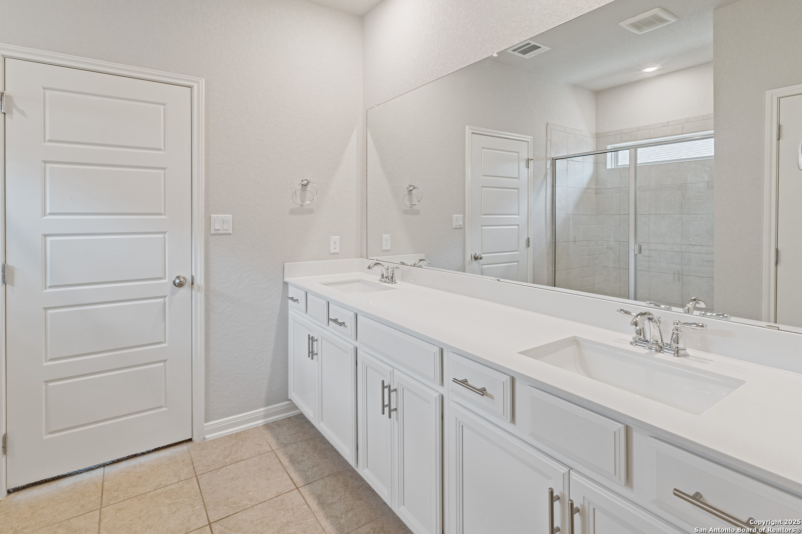1543 Argon San Antonio TX 78245