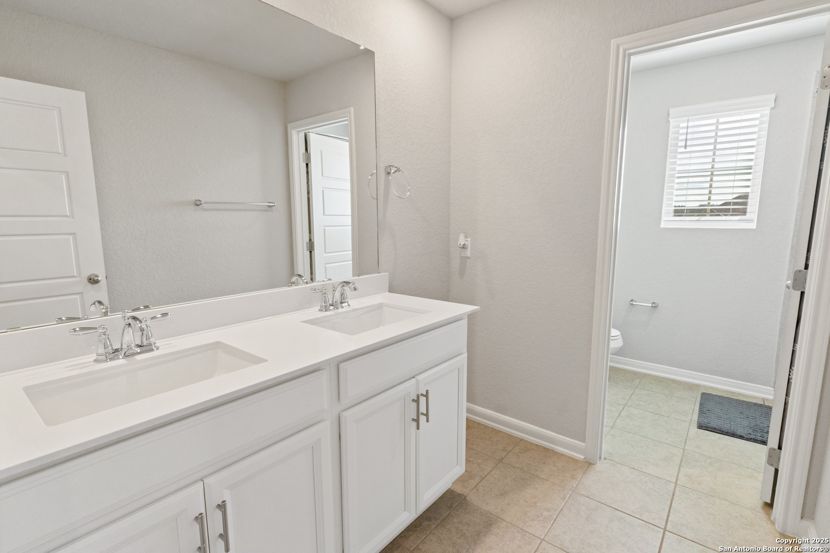 1543 Argon San Antonio TX 78245