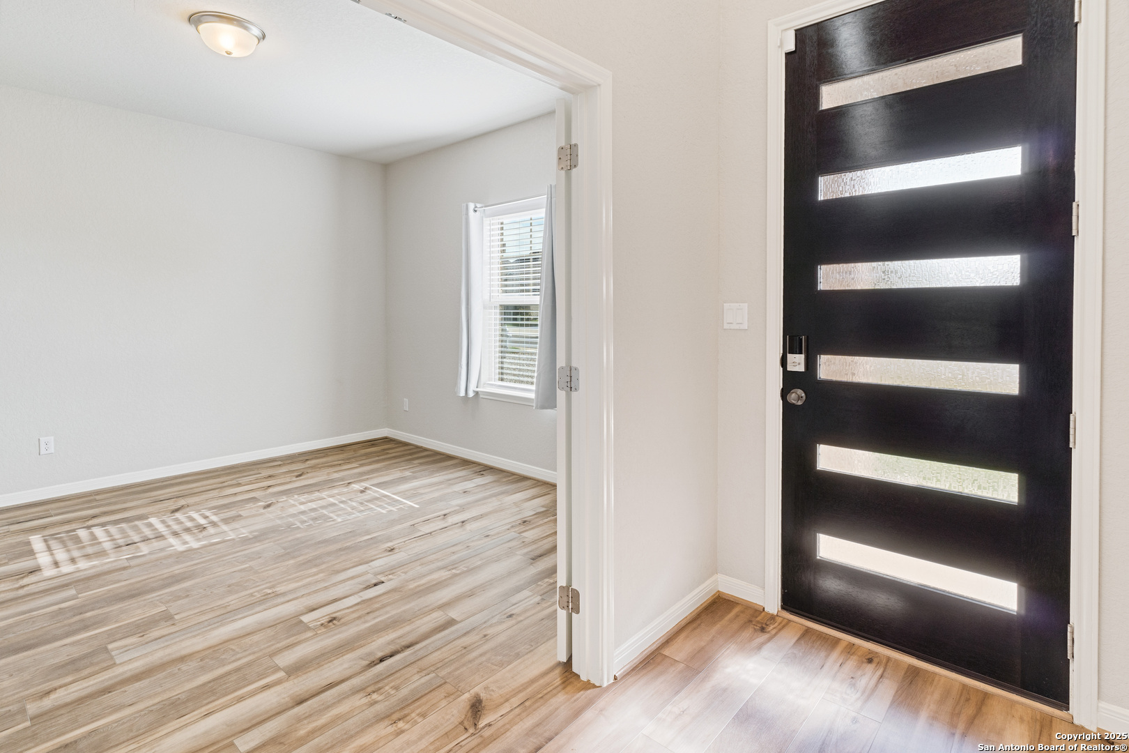 1543 Argon San Antonio TX 78245