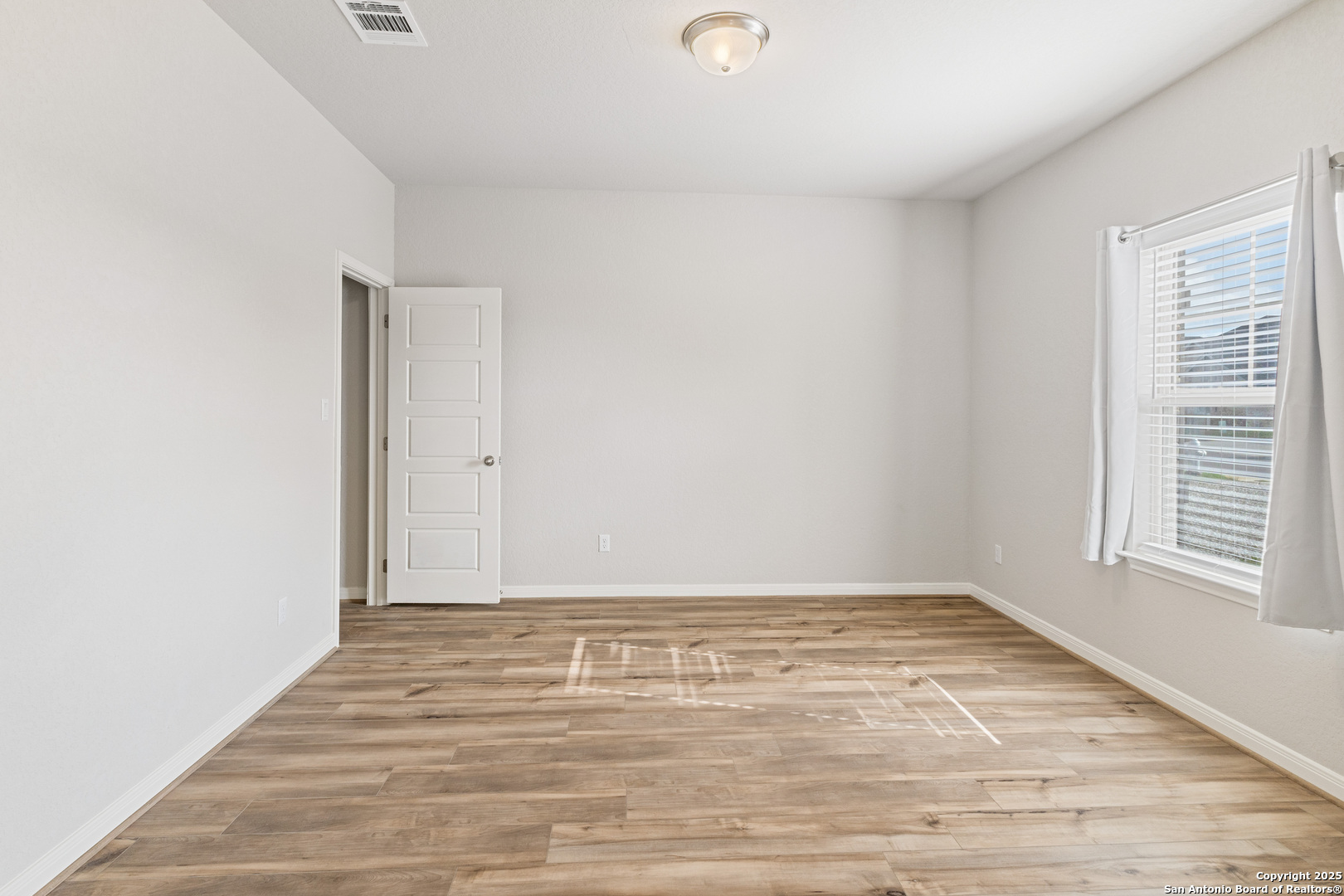 1543 Argon San Antonio TX 78245